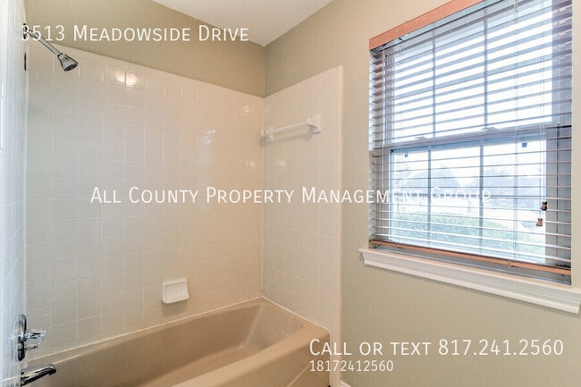 Building Photo - 3513 Meadowside Dr