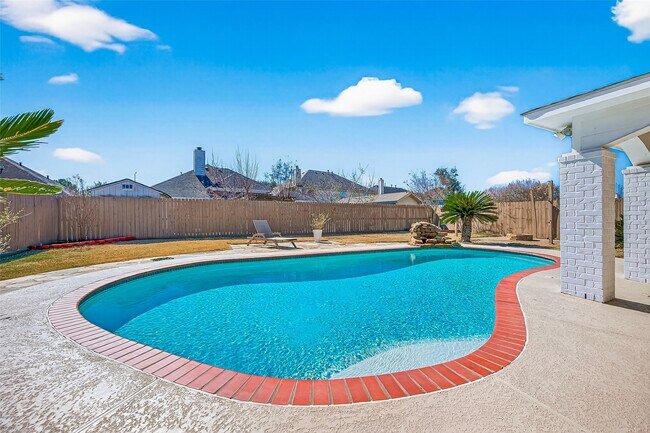 Building Photo - 16535 Oat Mill Dr