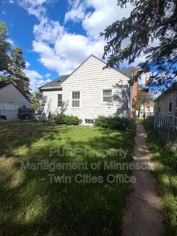 Building Photo - 2632 Toledo Ave S