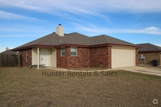 Building Photo - Conveniently Located!!!