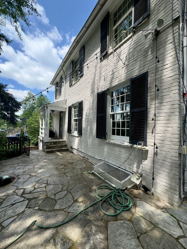 Building Photo - 115 E Northern Pkwy