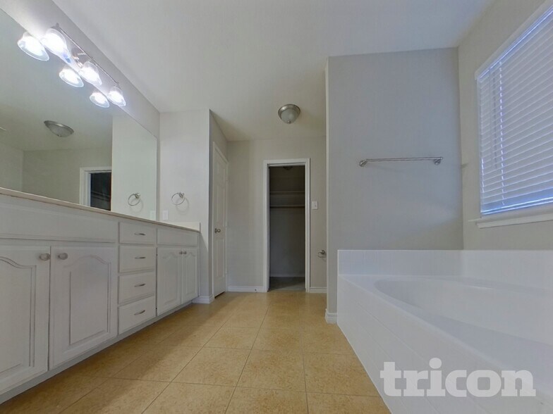 Building Photo - 812 San Felipe Trail