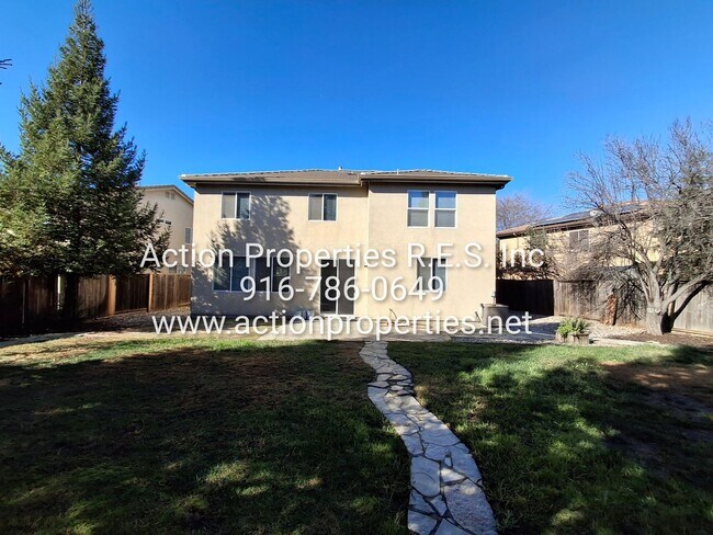 Building Photo - Lincoln Crossing, 2 Story 4 Bedroom, 2.5 bath, 2225sqft, Access to Lincoln Crossing Clubhouse Poo...