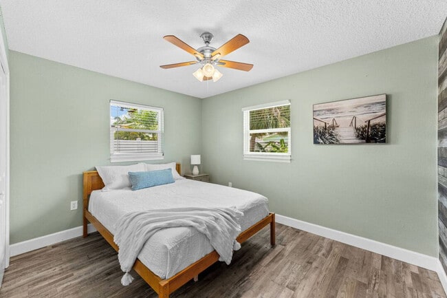 Building Photo - 1109 Seminole Dr