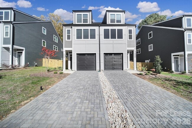 Building Photo - 2432 Arty Ave