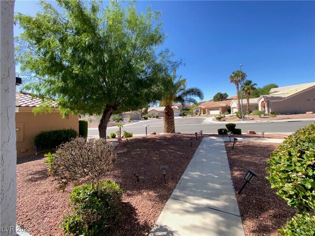 Building Photo - 10420 Villa Ridge Dr