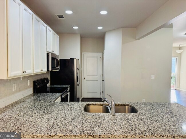 Building Photo - 256 Highland Pointe Cir E