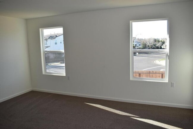 Building Photo - 1316 eagle crest court