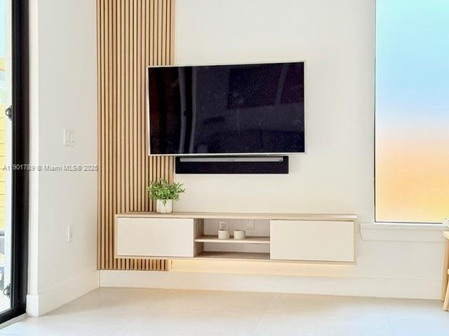 Building Photo - 8871 SW 28th St