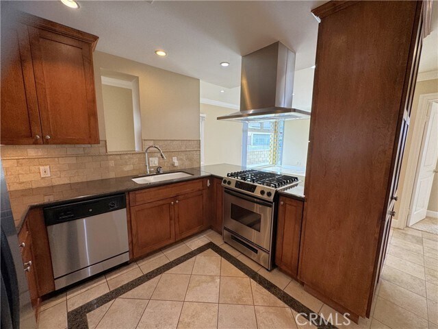 Building Photo - 4510 Seashore Dr
