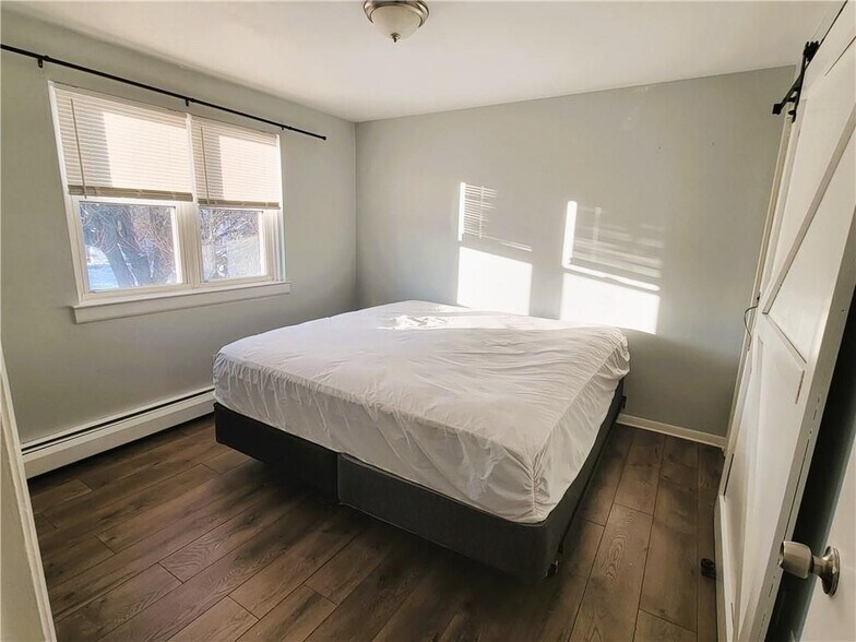 Building Photo - 70 Carroll Ave