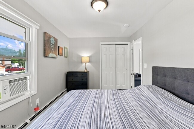 Building Photo - 14 N Glen Ave