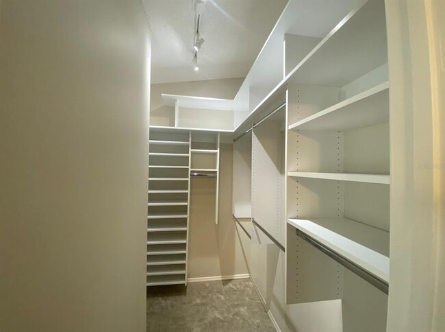 Building Photo - 1031 Pinewood Pl