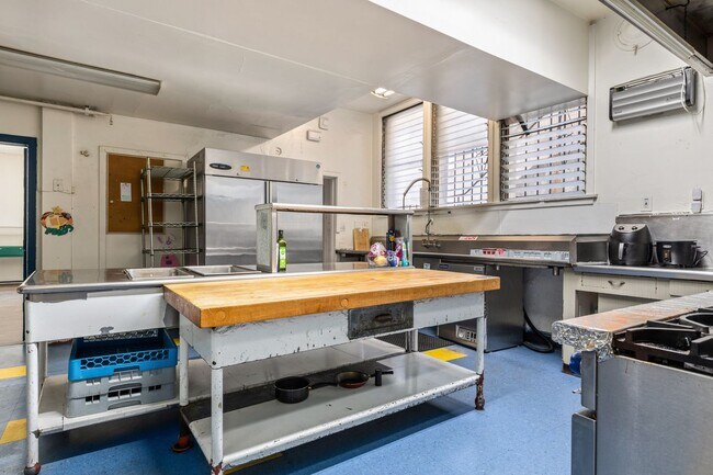 Building Photo - 832 Hilgard Ave