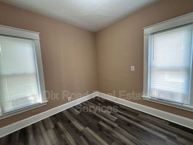 Building Photo - 708 Elwood St