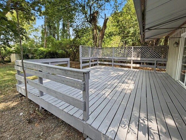 Building Photo - 987 Parkhaven Ln
