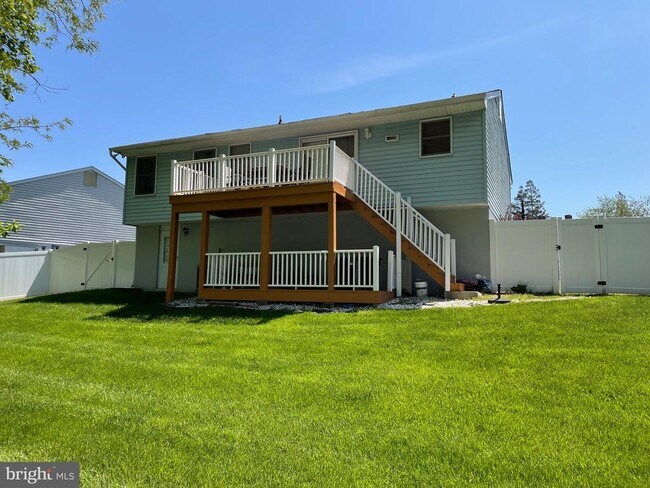 Building Photo - 18 Jameson Ln