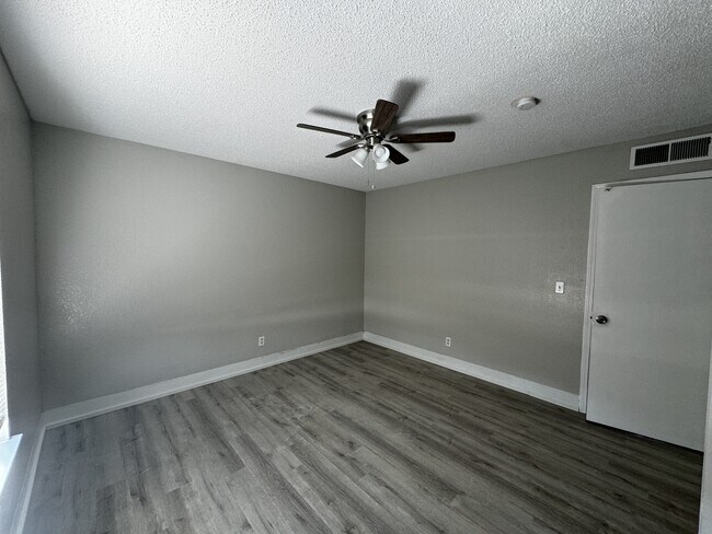 Building Photo - 13340 Horizon Blvd
