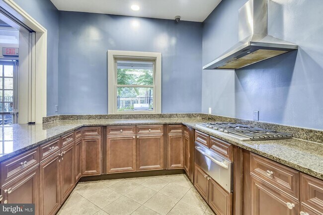 Building Photo - 12170 Abington Hall Pl