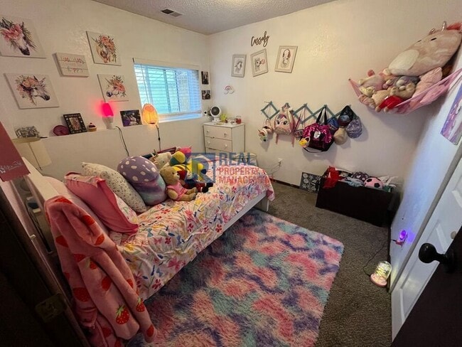 Building Photo - 1133 S Newland Pl