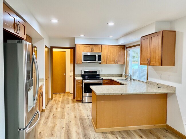 Building Photo - 8th Pl W (21503)