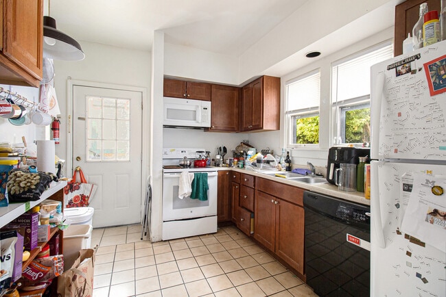 Building Photo - 716 e kingsley-