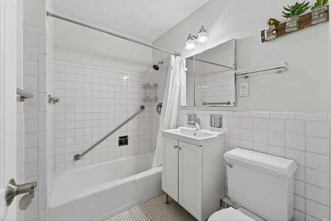 Building Photo - 151 Tremont St