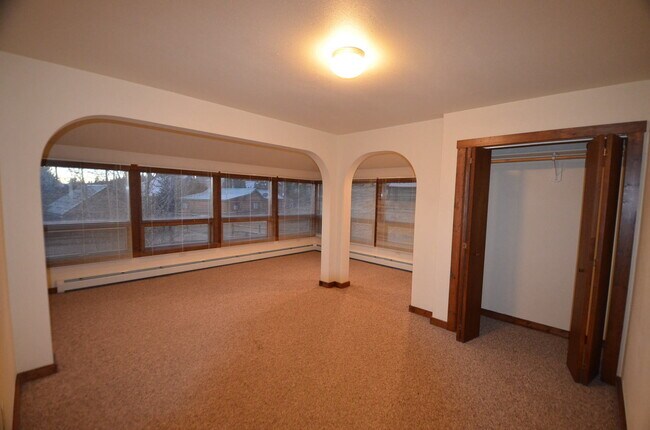 Building Photo - Dogs Negotiable! 25 Minutes from Breckenridge!