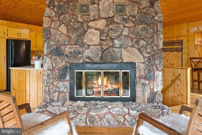 Building Photo - 116 Mossy Rock Ln