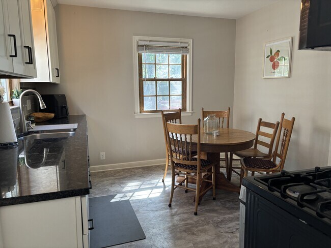 Building Photo - 3132 Edgewood Ave S