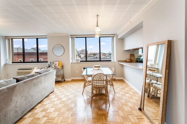 Building Photo - 300 Newark St.