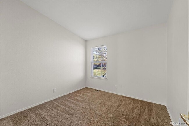 Building Photo - 6082 Colony Cir