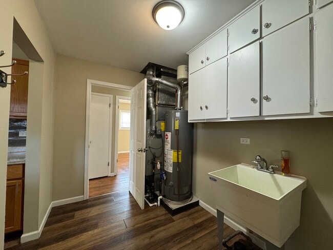 Building Photo - 7838 W 73rd Pl