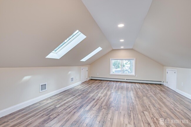 Building Photo - 338 Buckelew Ave