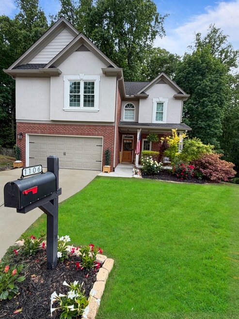 Building Photo - 1106 Glenrose Dr SE