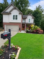 Building Photo - 1106 Glenrose Dr SE