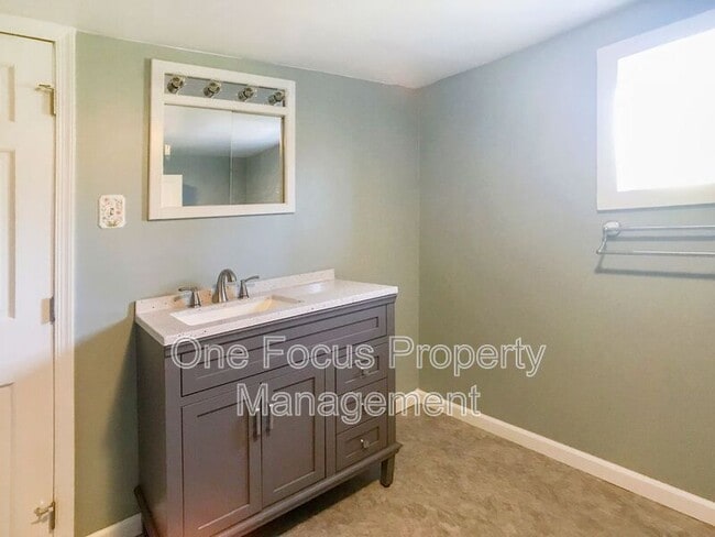 Building Photo - 1724 Steam Valley Rd