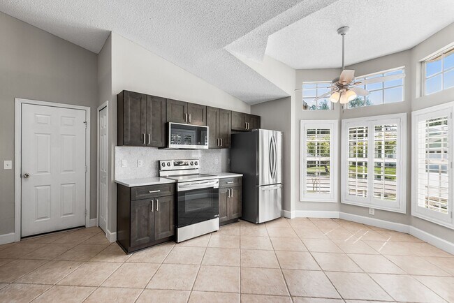 Building Photo - 4011 Levonshire Pl