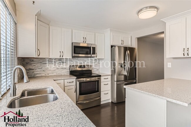 Building Photo - 3 bedroom home in a great location of Beav...