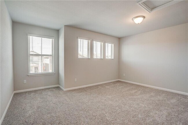 Building Photo - 1724 Artesian Spgs Xing