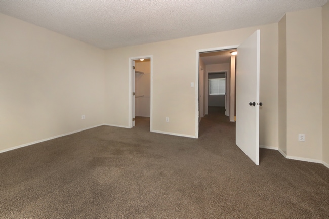 Building Photo - 1506 Crestone Ave