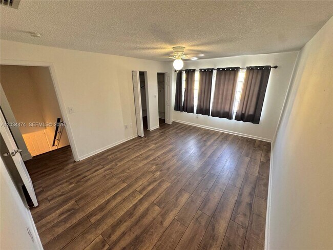Building Photo - 15460 SW 82nd Ln