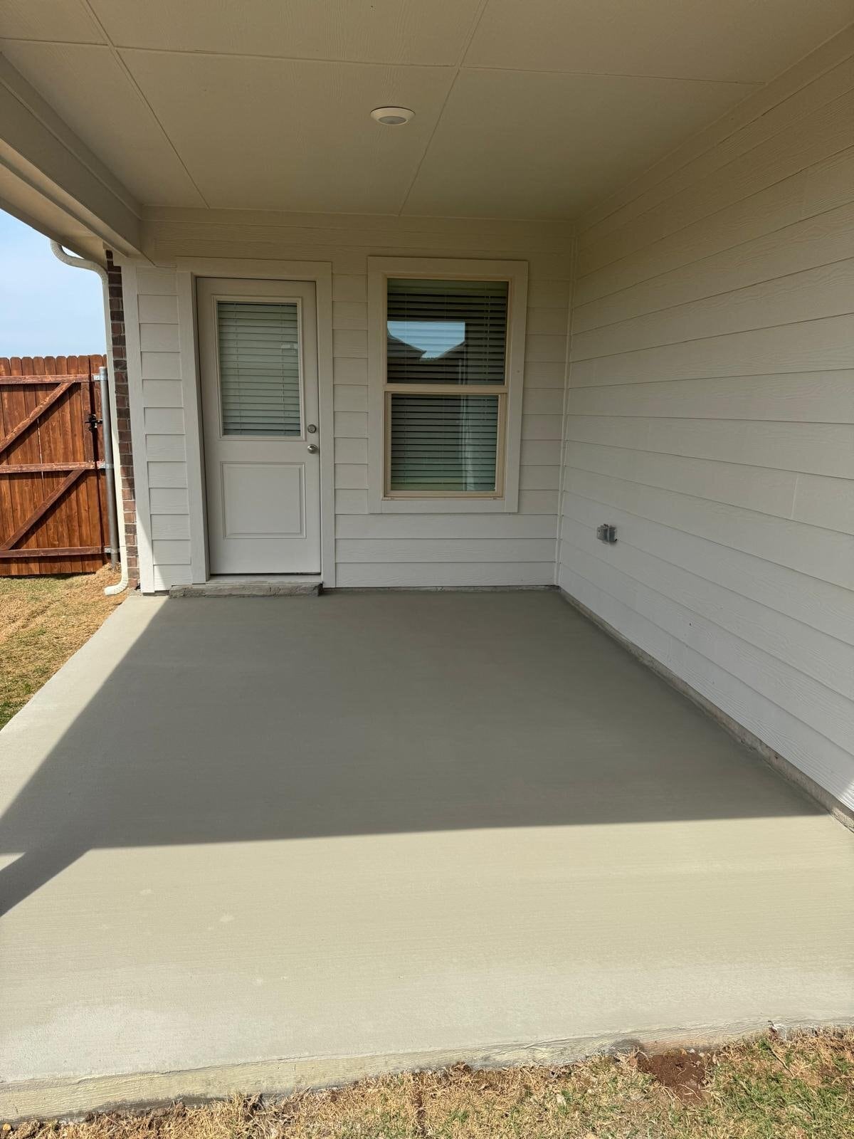 Building Photo - 1504 Tin Roof Rd