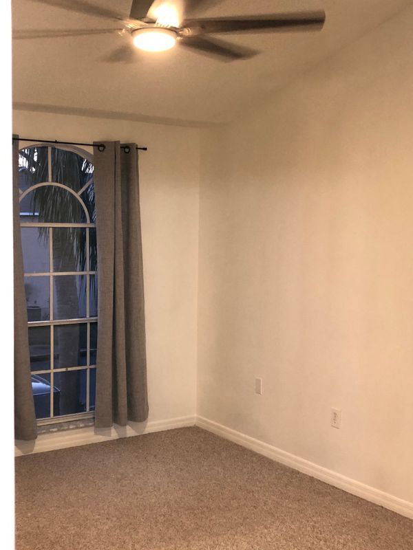 Building Photo - 1611 Sanibel Dr
