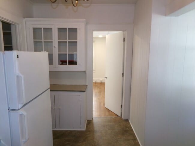 Building Photo - 1529 W First St