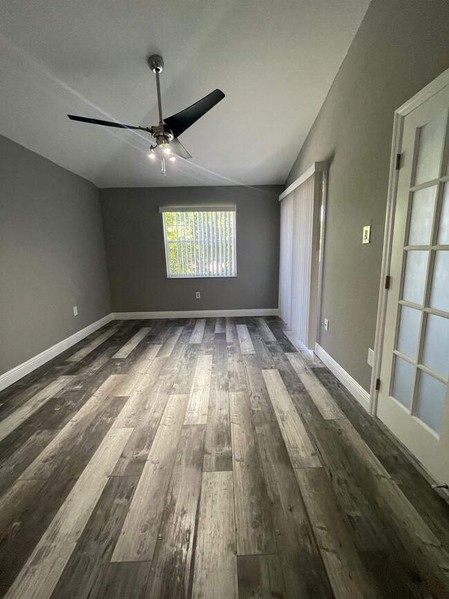 Building Photo - 2820 N Oakland Forest Dr