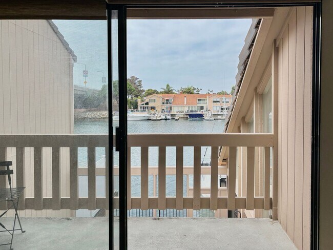 Building Photo - Oxnard | 3 Bed 2.5 Bath | Harborfront Have...
