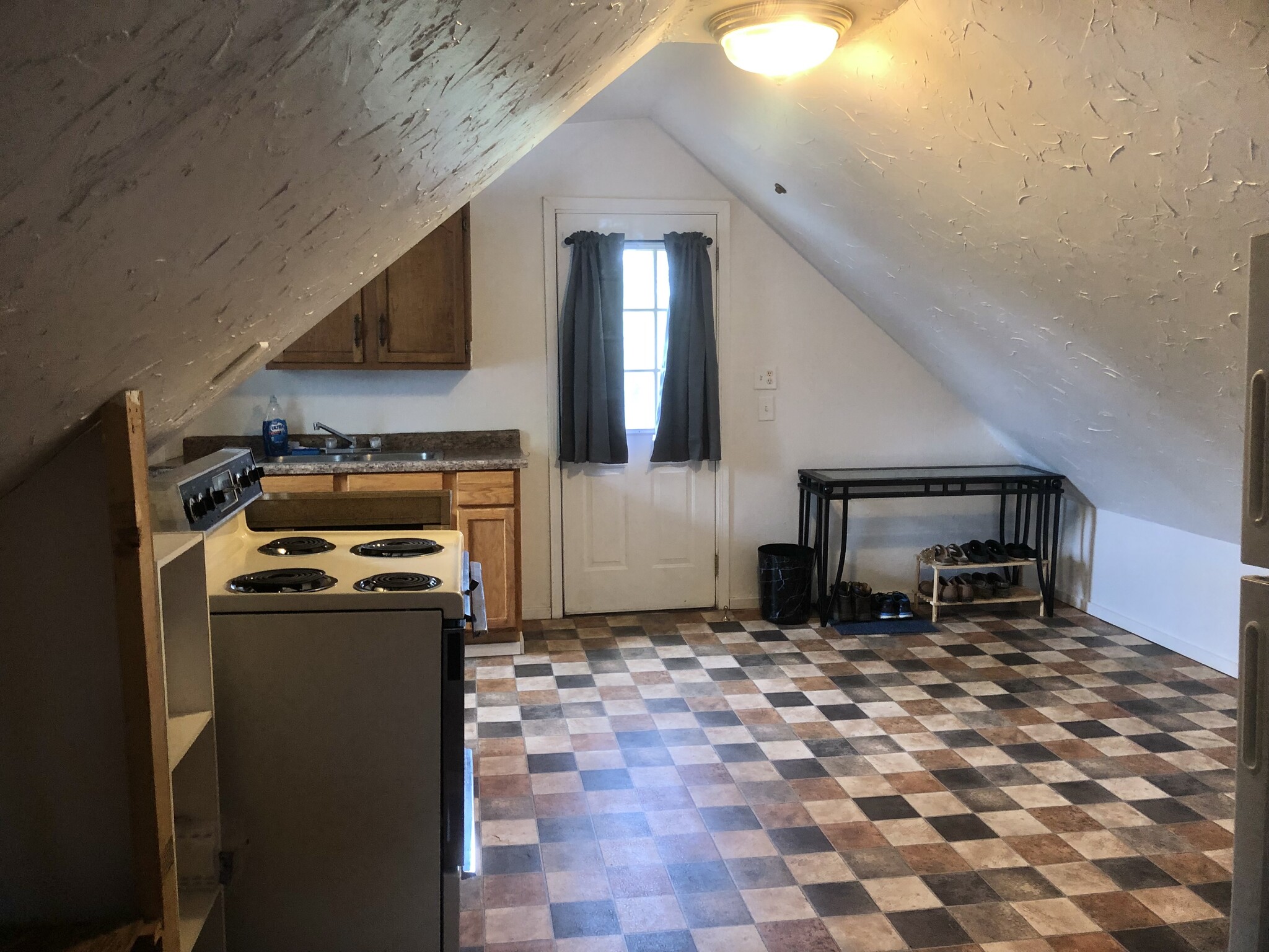 Kitchen - 829 Milwaukee St