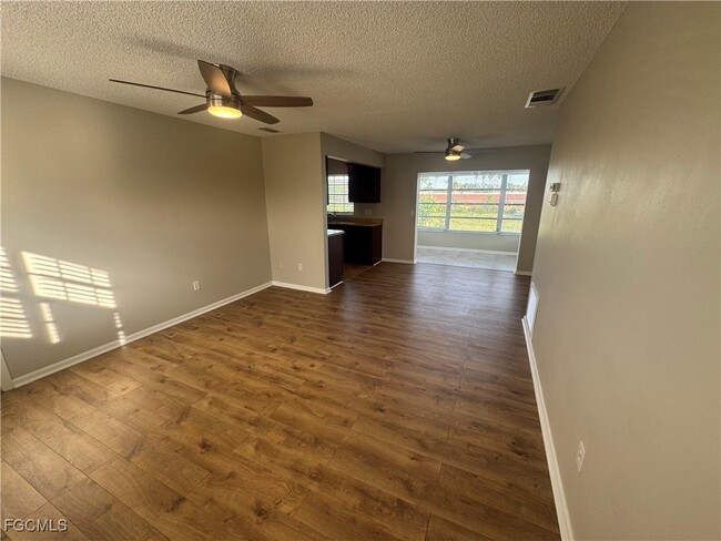 Building Photo - 7019 Cedarhurst Dr