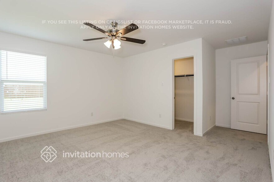 Building Photo - 916 Carrick Dr